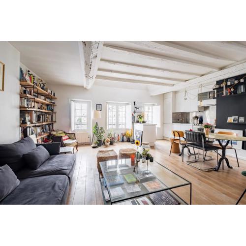 Veeve - Modern-Chic Mezzanine