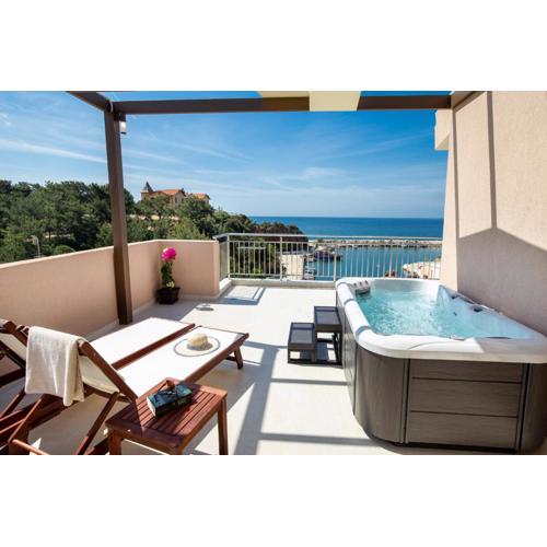 Vela Bianca Suites