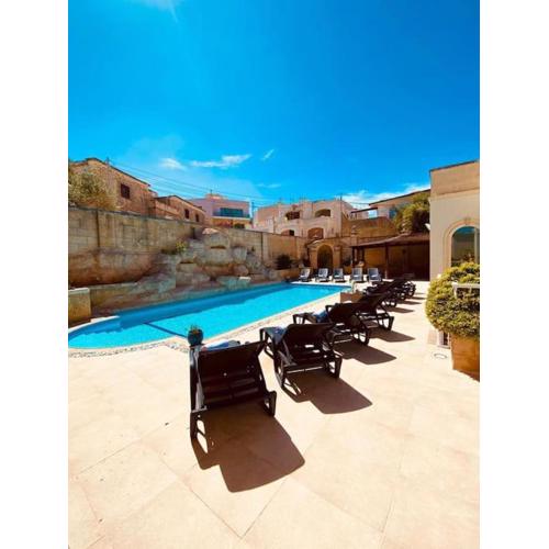 Velver Mansion, Malta - Luxury Villa with Pool
