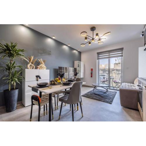 Velvet Noir Apartment by Soea