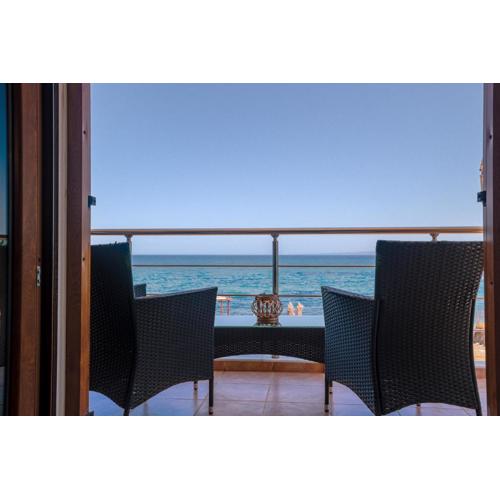 Venetico Beachfront Apartments & Suites - Sea View Studio