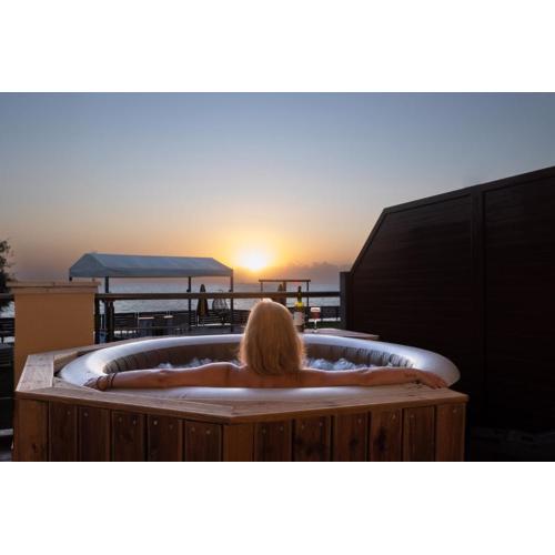 Venetico Beachfront Apartments & Suites - Sea View Suite