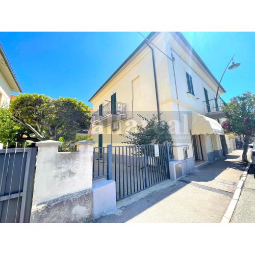 Veneto, aria condizionata, posto auto e a soli 100 m dal mare! by Alfareal