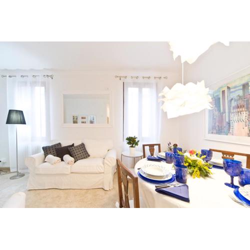 Venice Heaven Apartments in San Marco Antique District