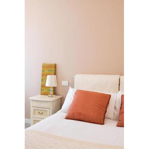 Venice Ivory room