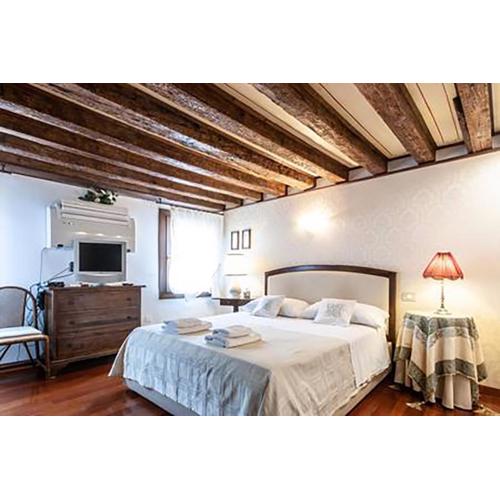 Venice Luca\