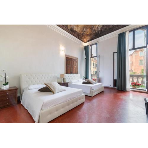 Venice Luxury Palace 3 by Wonderful Italy