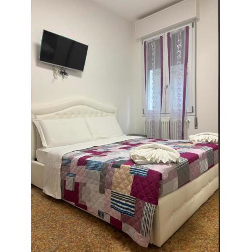 Venice Station Guest House