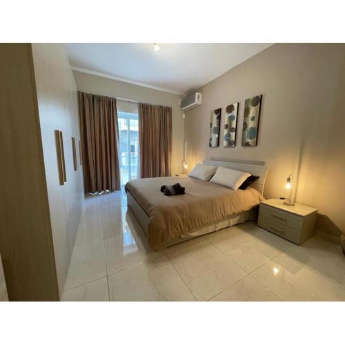 Verdi Apartment - Spacious Modern Apartment, close to Valletta