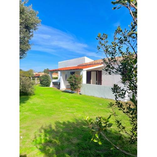 Vermentino Appartamento in Villa a 200m dal mare -Giardino, Wi-Fi, AC, BBQ, Parcheggio