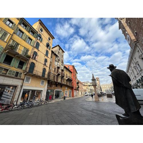 Verona Luxury Flats Piazza Erbe, floor 3