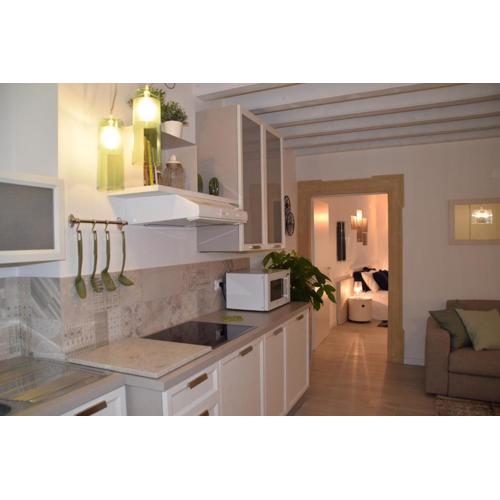 Verona White Lodge