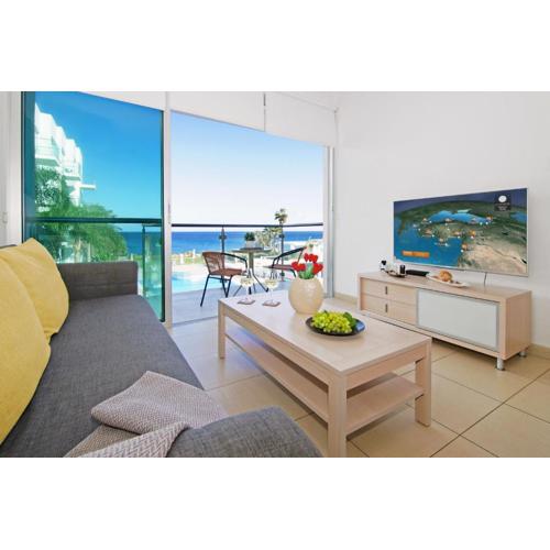 VERONICA - Coralli Beachfront Apartment