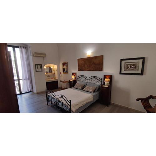 Very central apartment, by shops, bars, restaurants