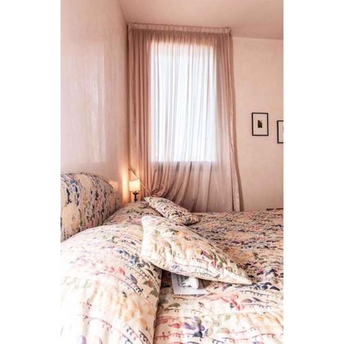 Very central apartment in historical 1600 Palace with LIFT a few min walk from San Marco Square