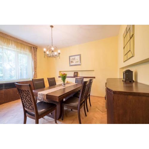 Very Central & Aristocratic 2 Bedroom Apartment with Air conditioning