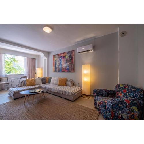 Very comfortable, close to Acropolis