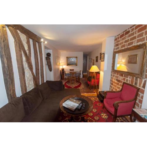 Very French Two Bedroom in the Heart of Paris