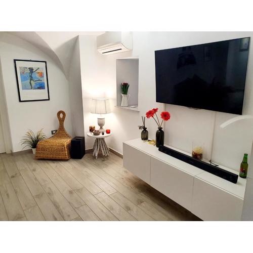 VHOME Exclusive Living Room