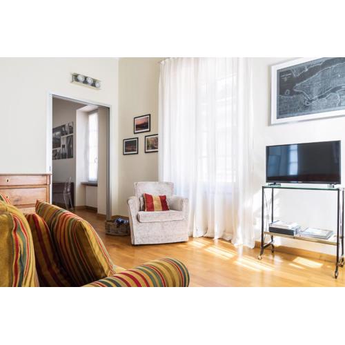 Via Rusconi 10 - byMyHomeinComo