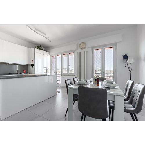 Viareggio - Bright Apartment near the Beach!