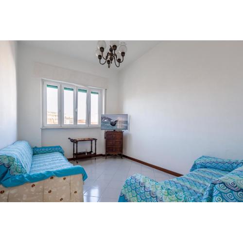 Viareggio Roomy Apartment with Balconies
