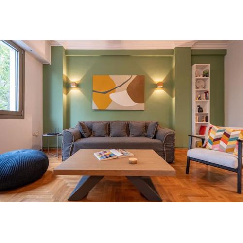 Vibrant Athens Pad-2 Bedrooms
