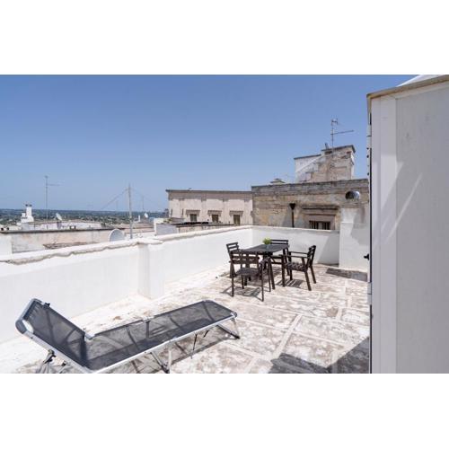 Vico II Terrace Apartment a step from Piazza Roma