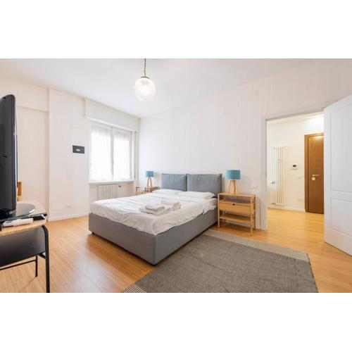 Vicolo Leoni 2BRD apartment
