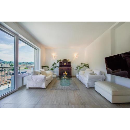 Victoria Apartment