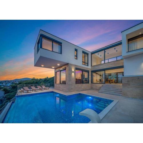 View house Okrug with pool