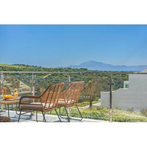 Views, Terrace & Pool - Fibre WIFI - SimplyTarifa