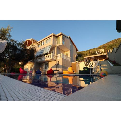 Vila ELARAD