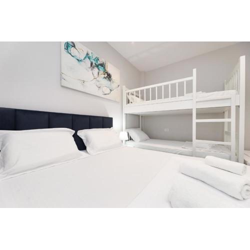 Vila Feliz - Premium Rooms with Free Private Parking