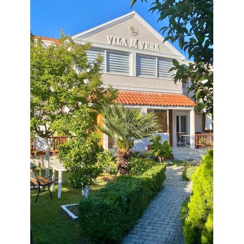 Vila M Vera Rooms with kitchen and Apartments