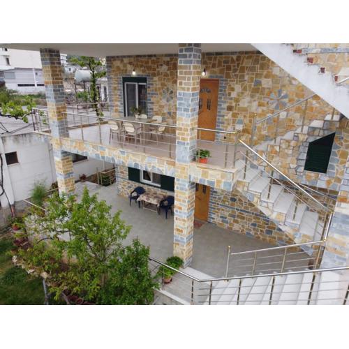Vila Priftani