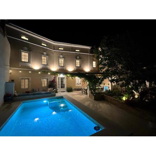 Villa 1875 with Swimming Pool - CROWONDER LUXURY RENT
