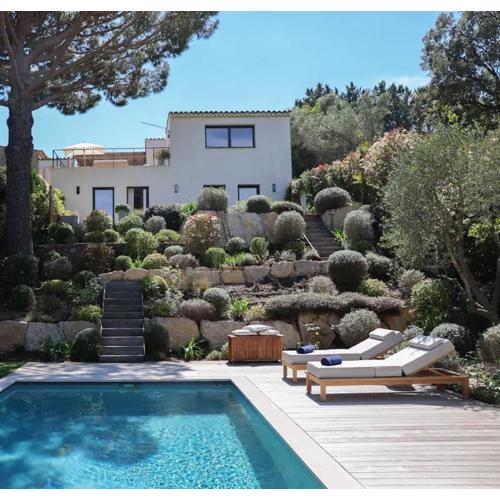 Villa 32 l Sport Court & Pool l Shellter Rentals