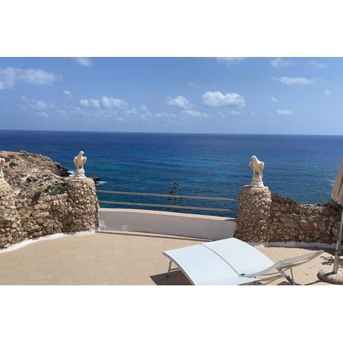 Villa a picco sul mare - Cala Creta