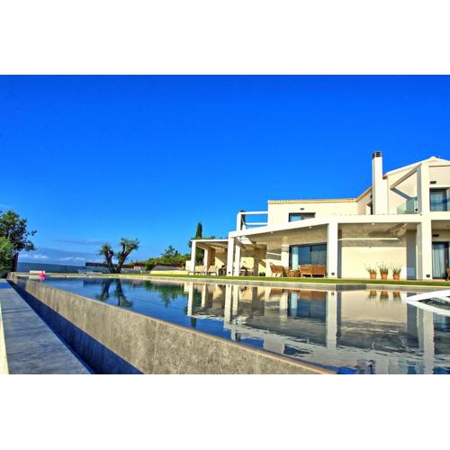 Villa Acropolitana by PosarelliVillas