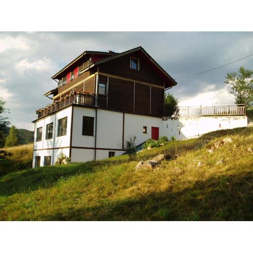 Villa AdiArt