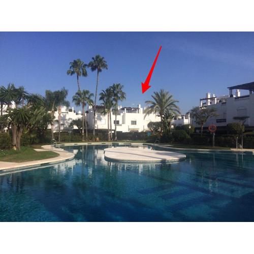 Villa adosada a dos pasos de la playa en Marbella