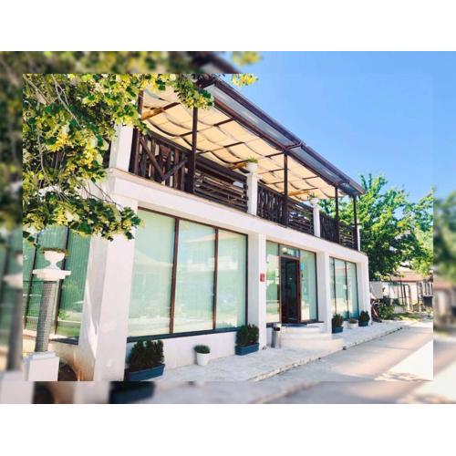 Villa Adrian