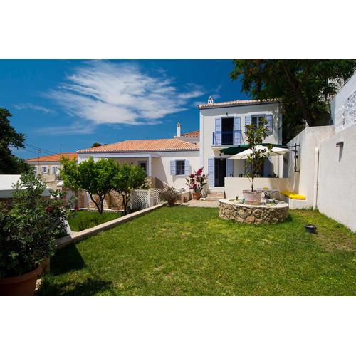 VILLA AELIA in Spetses - charm & convenience, 2min beach