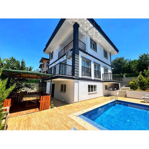 Villa Aksu , Tam Donanımlı Havuzlu Tatil Evi Tesisimiz Muhafazakar Ailelere Yönelliktir