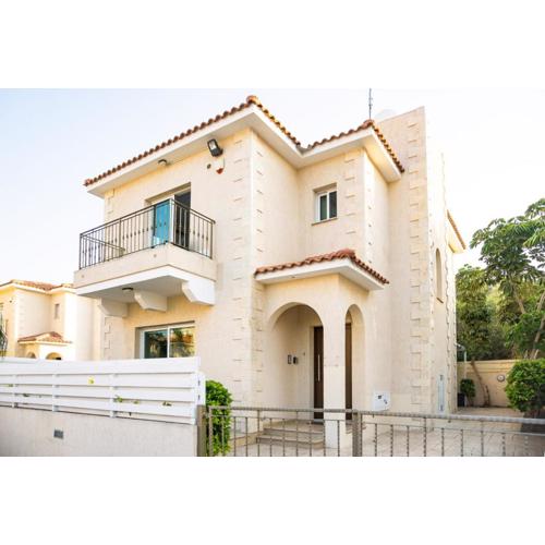 Villa Alba, Luxury 4 BDRM Villa with Heated Pool