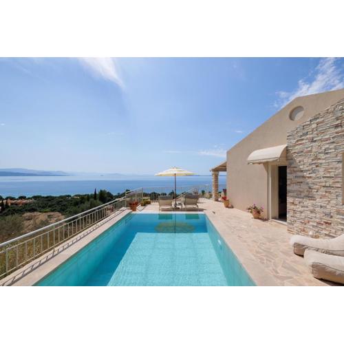 Villa Alemar House with Private pool and Spectacular sea views just 150m to the beach