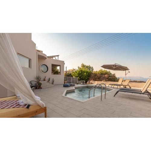 Villa Alice on the rocks