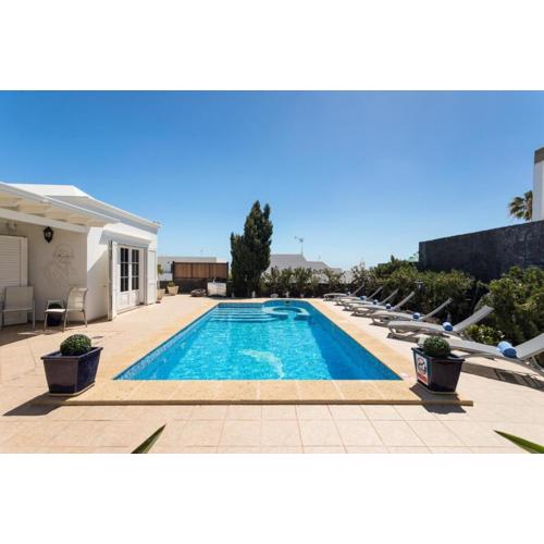 VILLA ALKI by Buenavilla