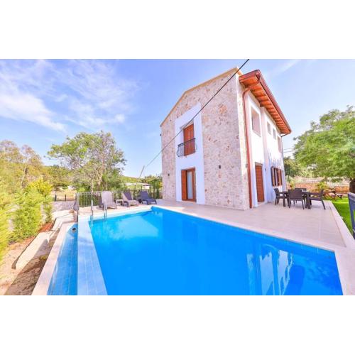 Villa Almond 1